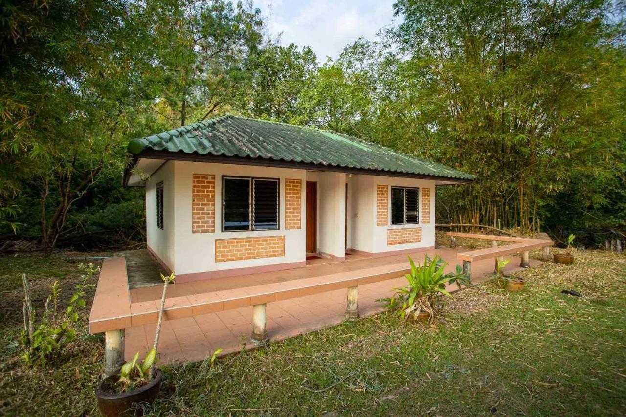 Andaman Peace Resort Ranong Eksteriør billede